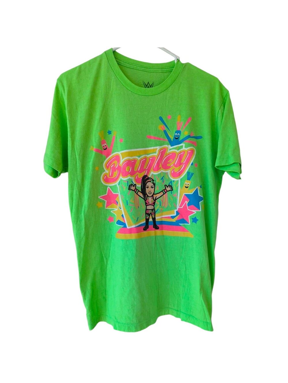 WWE NERDS Bayley T-Shirt Mens Medium Bright Lime Green Graphic Tee 20.5x27.5